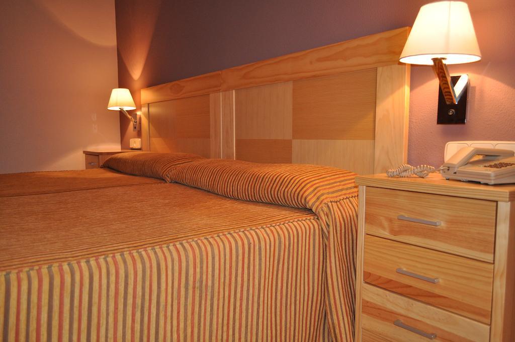 Hotel Los Rosales Almansa Quarto foto